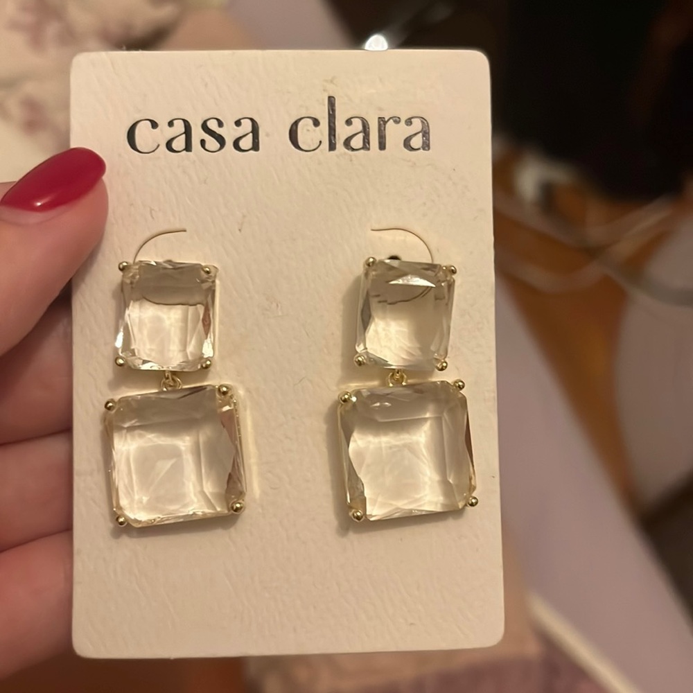 Clear dangling earrings